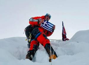 O Ευρυτάνας Ορειβάτης Φώτης Θεοχάρης στην κορυφή του Manaslu (8.163 μέτρα)!