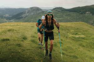 “Καθισμένος σε έναν βράχο, κοιτάω την Αστράκα και μέσα μου συμβαίνουν καταιγίδες” … Το THE DRAGONS TRAIL μέσα από τη διήγηση του Θοδωρή Ζιάκκα!