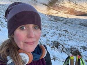 Η Βρετανίδα Sarah Porter αποσύρθηκε από το Winter Spine Race μετά από απειλές για τη ζωή της!